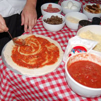 Montagem das pizzas