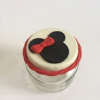 Fazemos também lembrancinhas de biscuit