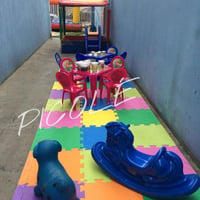 Kit Play baby 
Piscina de bolinhas de 1,50 x 1,50 
Escorregador 
Mesas com cadeiras 
Upa upa leg