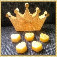 caixa coroa com sabonetes de mini coroas