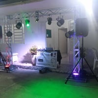 Dj com Sonorização, Iluminação e Telão para festas e eventos.