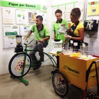 Bike Ligth com promotores, o participante faz seu suco natural na hora pedalando!