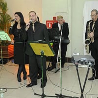 Banda com 4 integrantes