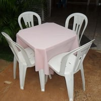 mesa quad.c/toalha rosa