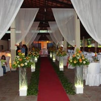 DECORAÇÃO COM VOIL E FLORES NATURAIS