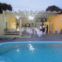 piscina salão de frente