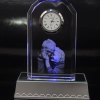 Cristal com Relógio + Base Retangular com led
