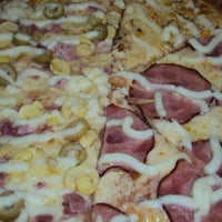 ...com pizzas salgadas...