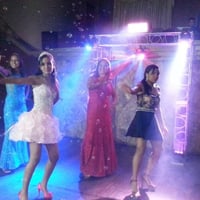 DJ, Abertura da balada Debutante
