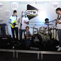 Imagens da Banda Som de Bar no evento de inauguração de nossa empresa. Outros músicos passaram por n
