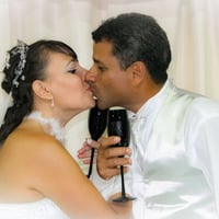 Casamentos com toda emoção da cerimônia.
Ensaios para os noivos, pré nupcial e festa.