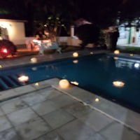 decoração da piscina com velas