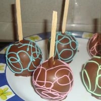 Maçã com cobertura de choc.