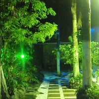 entrada da chácara a noite