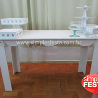 Mesa provençal com bandejas
