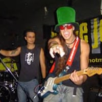E ANIMAÇÃO FICA POR CONTA DA OSSA BANDA UNCLE JOE