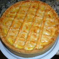 Torta cremosa de camarão com catupiry
