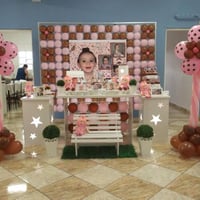 rosa e marron com bonecas
