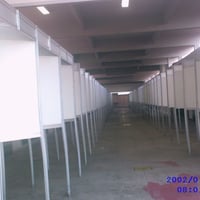 Painéis para exposição de trabalhos de 1.00m x 1.00m x 2.20m de altura na XVII Semana Universitária