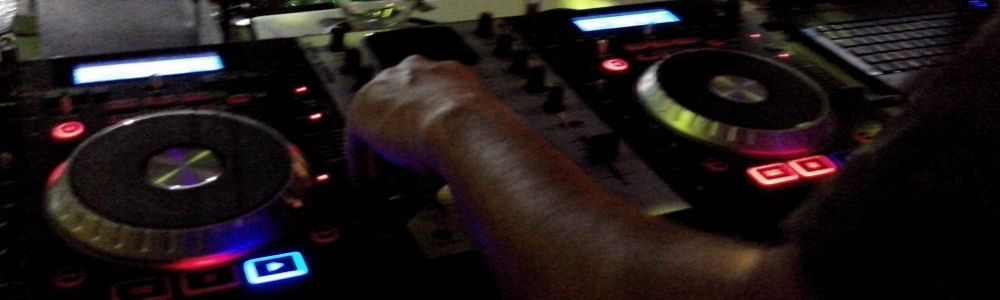 Dj Som Iluminação Telão e Retrospectivas para Festas