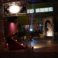 15 anos com entrada hollywood