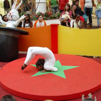 show de circo, contorcionista