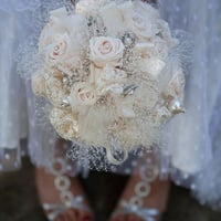 Diversos bouquet de noivas em pedraria.