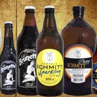 Cervejaria Schmitt, uma das pioneiras da cerveja artesanal em Porto Alegre. Barris de 20, 30 e 50 li