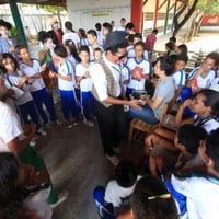 trabalhos em escolas
