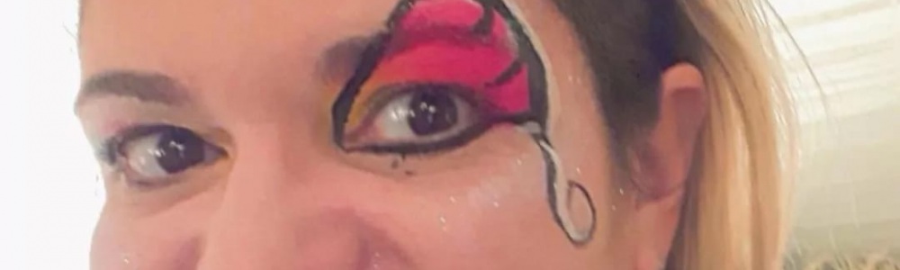 Pintura facial e esculturas em balões