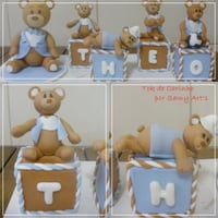 Tema B&A com nomes personalizados em cubo.