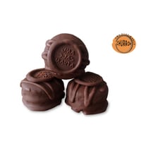 Alfajores com chocolate ao leite.
Recheio de brigadeiro ou doce de leite.