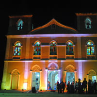 Vai casar e fazer uma festa? Temos o som, a iluminação, o grid box e o telão para você... Solicite u