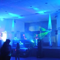 Vai fazer uma festa? Temos o som, a iluminação, o grid box e o telão para você... Solicite um orçame