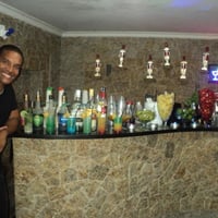 Open Bar lindo com diversos drinks exóticos e linda decoração.