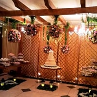 Casamento Rustico com mesa suspensa