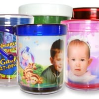 Produto: Caneca em acrílico 10 cm de altura e 8,5 cm de diâmetro, 300 ml Peom foto darsonalizada c