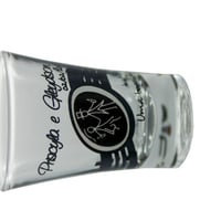 Copinho de Tequila personalizado com noivinhos e nomes do casal. Excelente opção de Lembrancinhas pa