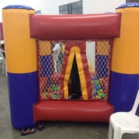 Piscina de bolinha inflável