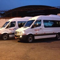 Vans luxo de 15 lugares