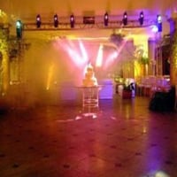 ILUMINAÇÃO DESTACANDO O BOLO